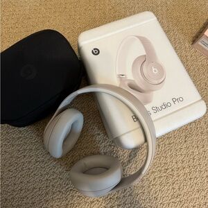 Beats Studio Pro